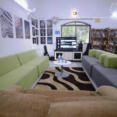 Hostel Lifespace- Tailor Made For Working Professionals- Luxurious Twin Bungalow With Cowork- Only 3 And 4 Share Rooms-2